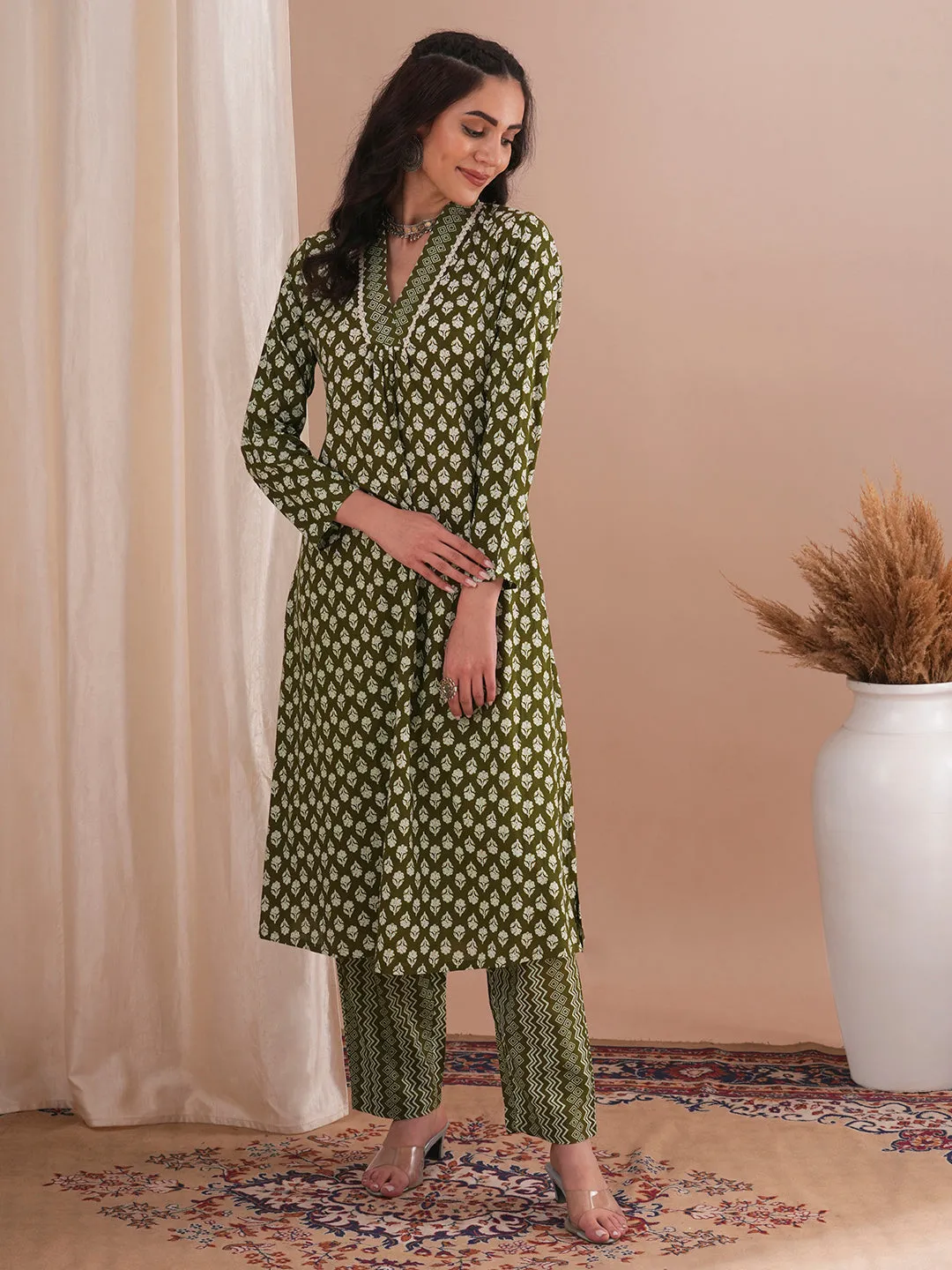 Ethnic Floral & Chevron Printed A-Line Kurta with Pant - Green