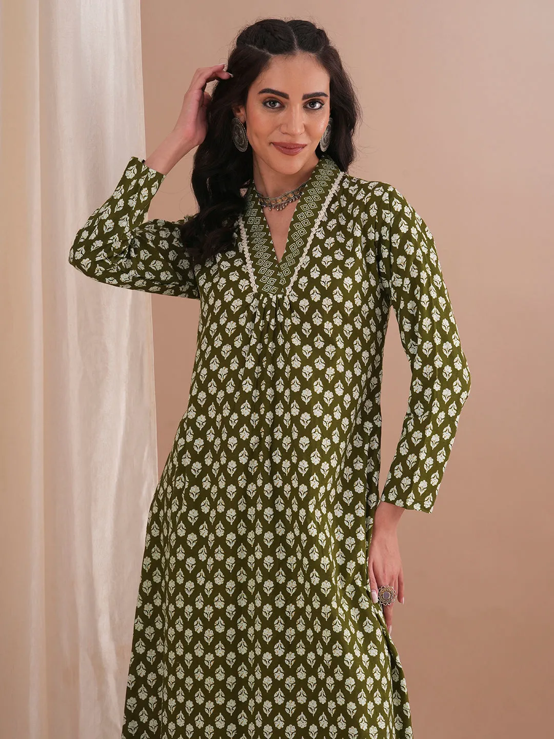 Ethnic Floral & Chevron Printed A-Line Kurta with Pant - Green